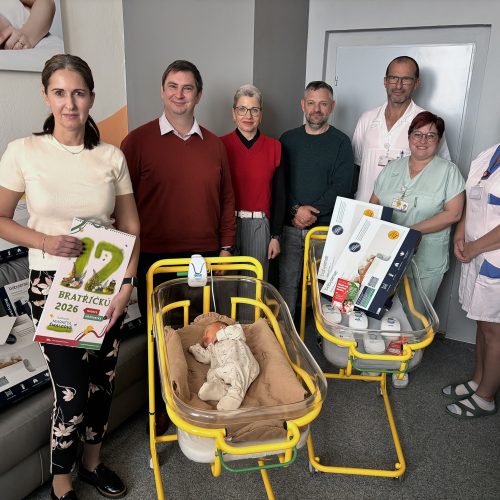 Bezpečnější spánek miminek: jihlavská nemocnice převzala nové monitory dechu
