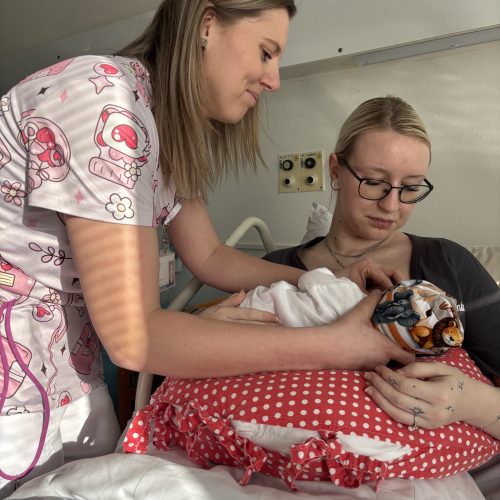 Maminky v tom nezůstanou samy. Nemocnice Jihlava zahajuje podpůrná setkání o kojení